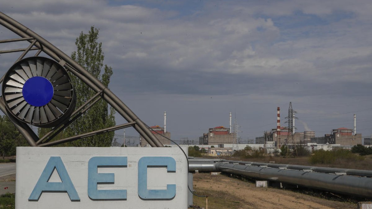 Imatge d’arxiu de la central nuclear de Zaporíjia, a Ucraïna.