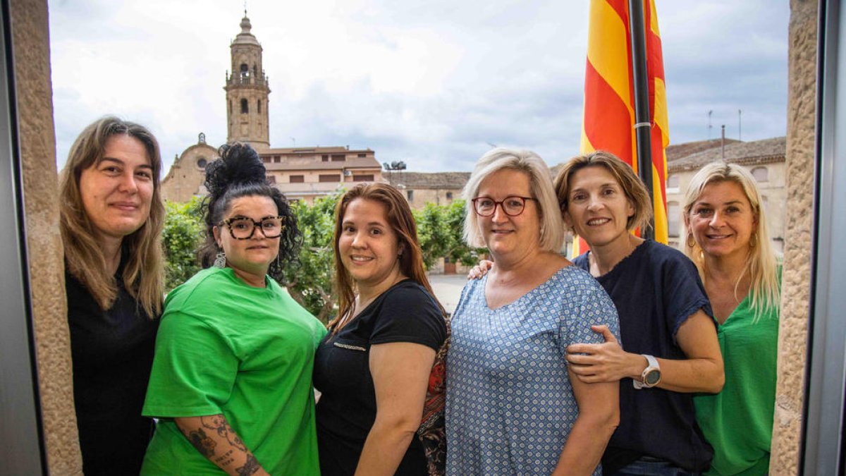 Ester Pons, Irina Vilalta, Cristina Simó, Elena Llauradó, Judit Flix i M. Carme Guiu. Falta Atzara Noguera.