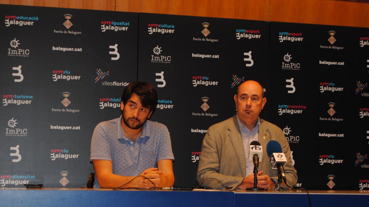 El Paer en Cap, Jordi Ignasi Vidal, y el edil de Asuntos Sociales y Participación, Kevin Bruque.