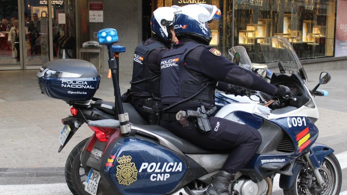 Motoristas de la Policía Nacional.
