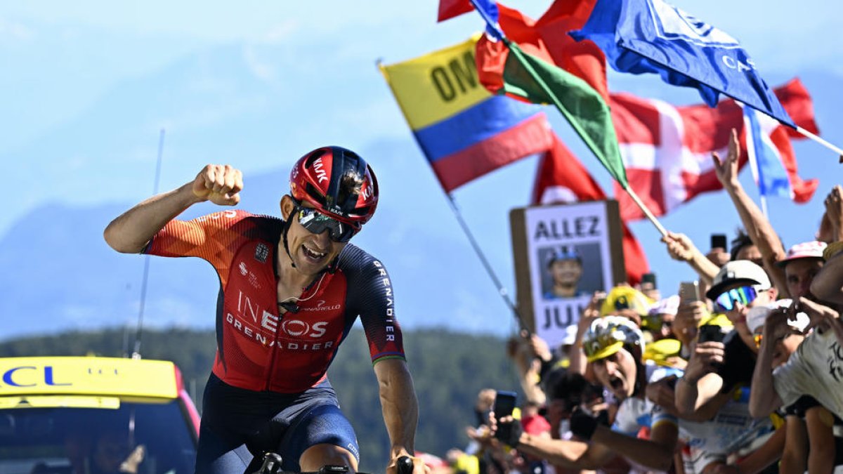 Michal Kwiatkowski celebra su victoria parcial de ayer.