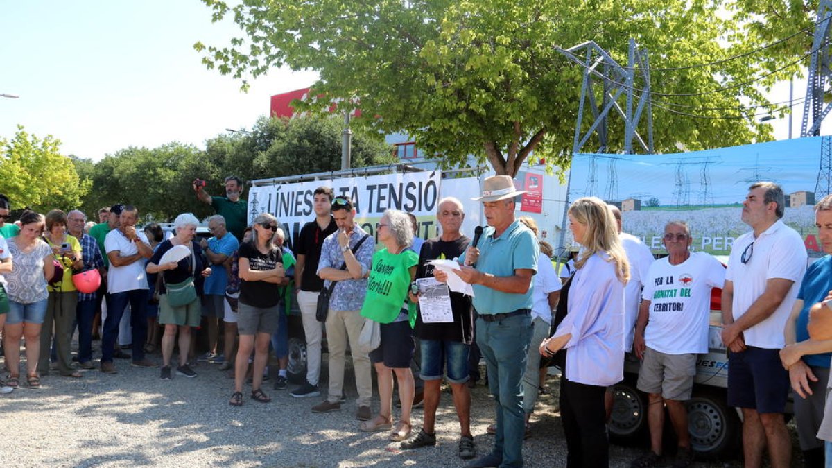 Un centenar de vehículos se movilizan en una marcha lenta en Lleida por una transición energética sostenible