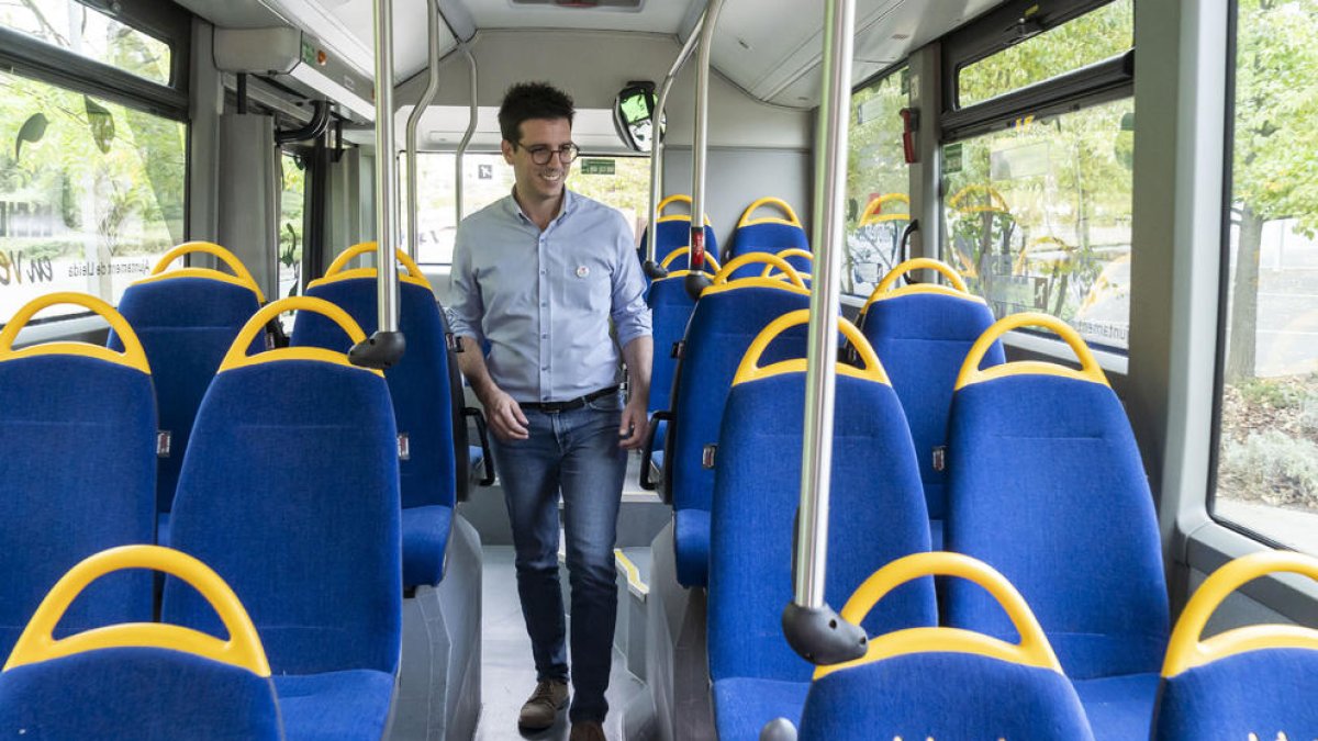 Toni Postius defensa reformular línies d’autobusos que ara, diu, no són eficients.