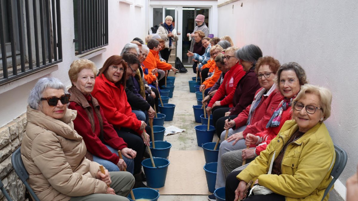 Un dels tallers en el qual les participants van poder aprendre a fer sabó.