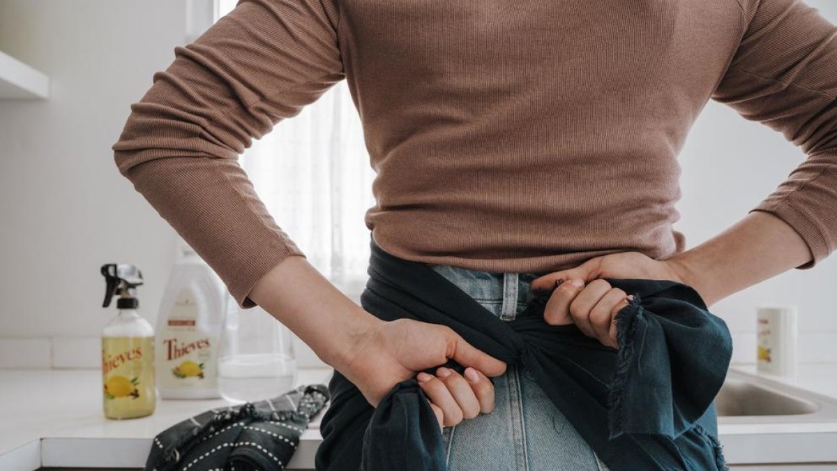 El 45,9% de les dones s'encarregava de la major part de les tasques domèstiques el 2021, davant el 14,9% dels homes