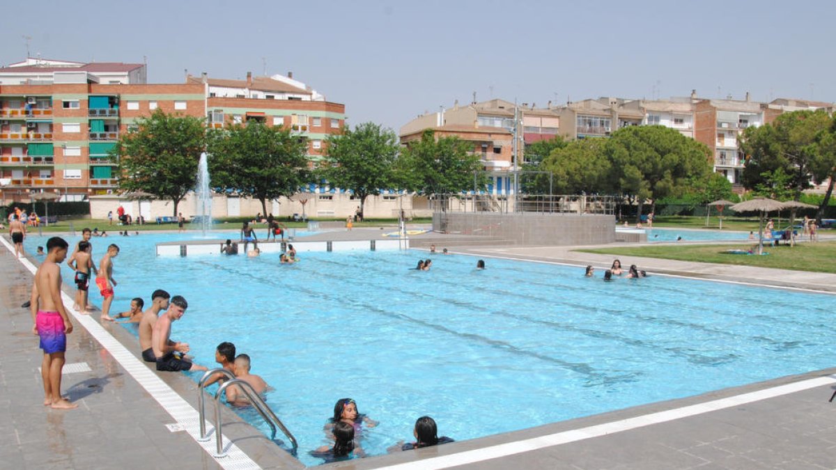 Mollerussa va obrir ahir les piscines per als veïns.