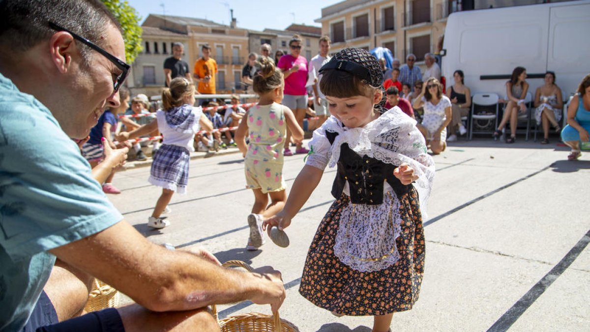 Els més petits van gaudir de la Cursa de les Pedretes, que es va celebrar ahir per obrir la jornada del festival.