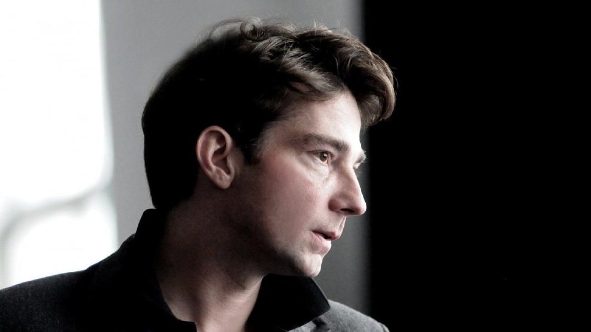 Un director de ballet agredeix una periodista amb excrements de gos per haver escrit una mala crítica de la seua obra