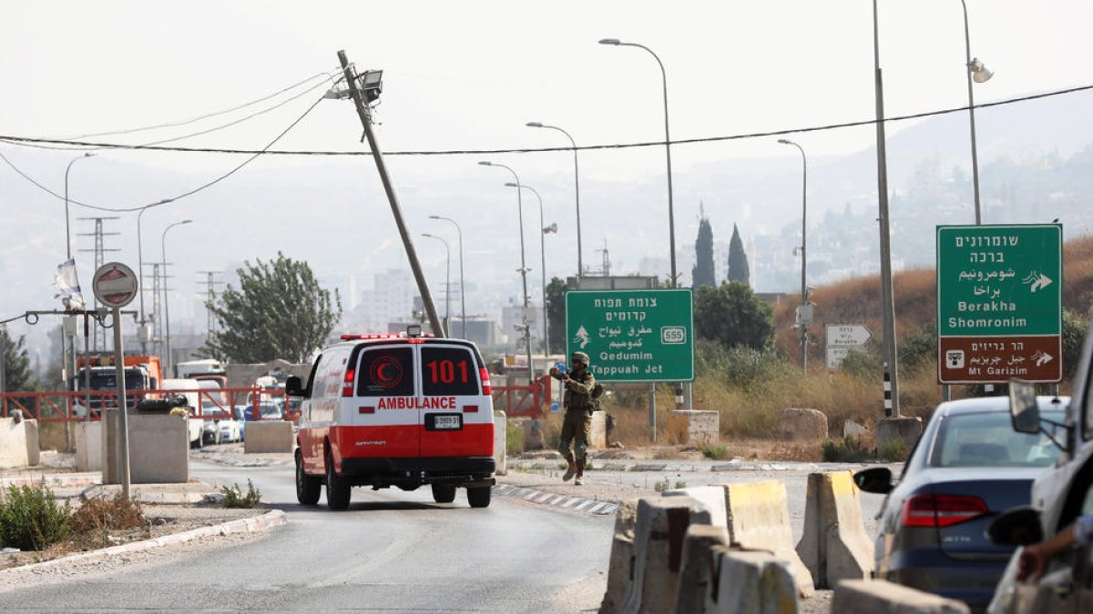 L’Exèrcit d’Israel va desplegar tropes per aturar els atacants.