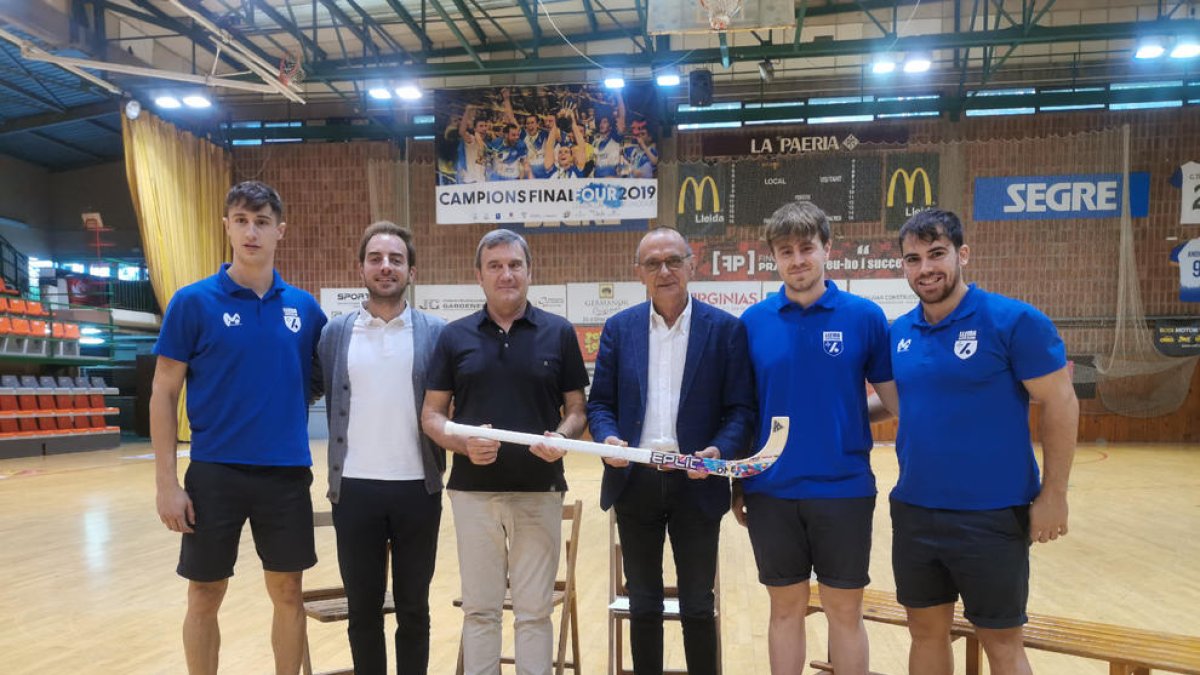 Els tres del planter van ser protagonistes de l’acte organitzat pel club i avalat per la Paeria.