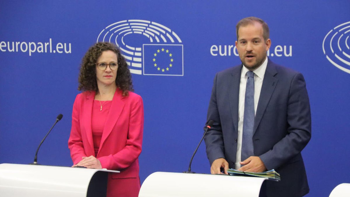 Los encargados de investigar el espionaje de Pegasus en la UE, ayer.