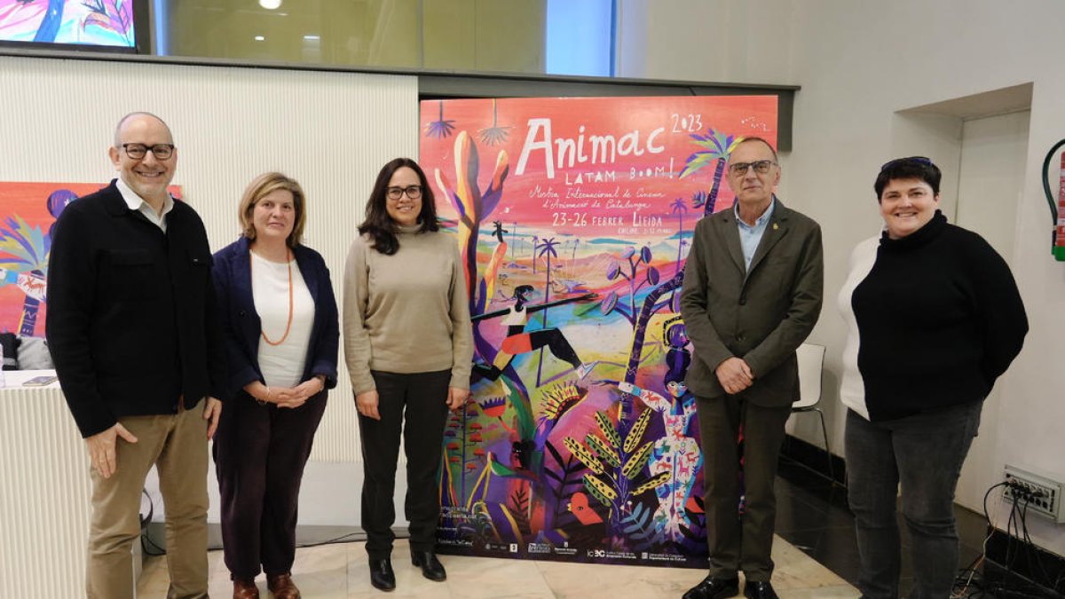 La directora d’Animac i responsables de Paeria, IEI i CaixaForum, ahir a la presentació de l’esdeveniment.
