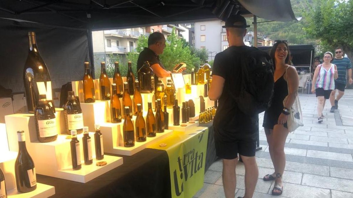 La parada de vino y aceite de Terra La Vita, de Artesa de Segre.