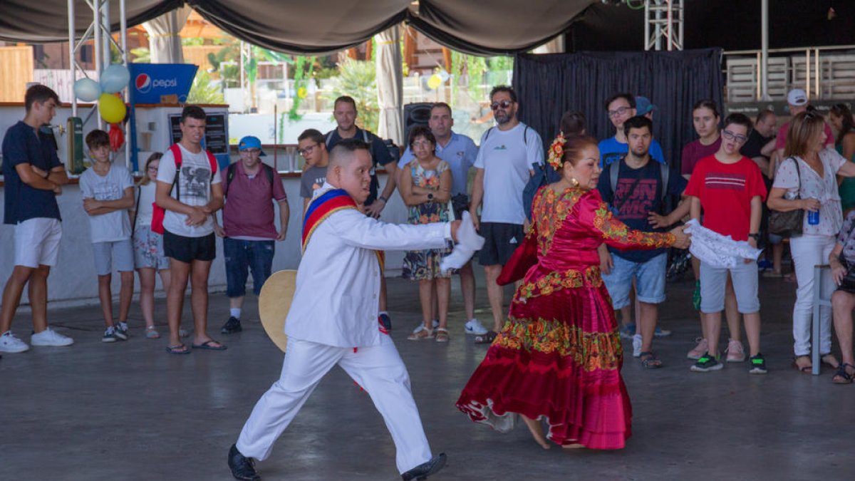 Moment de l’exhibició de marinera, el ball nacional del Perú.