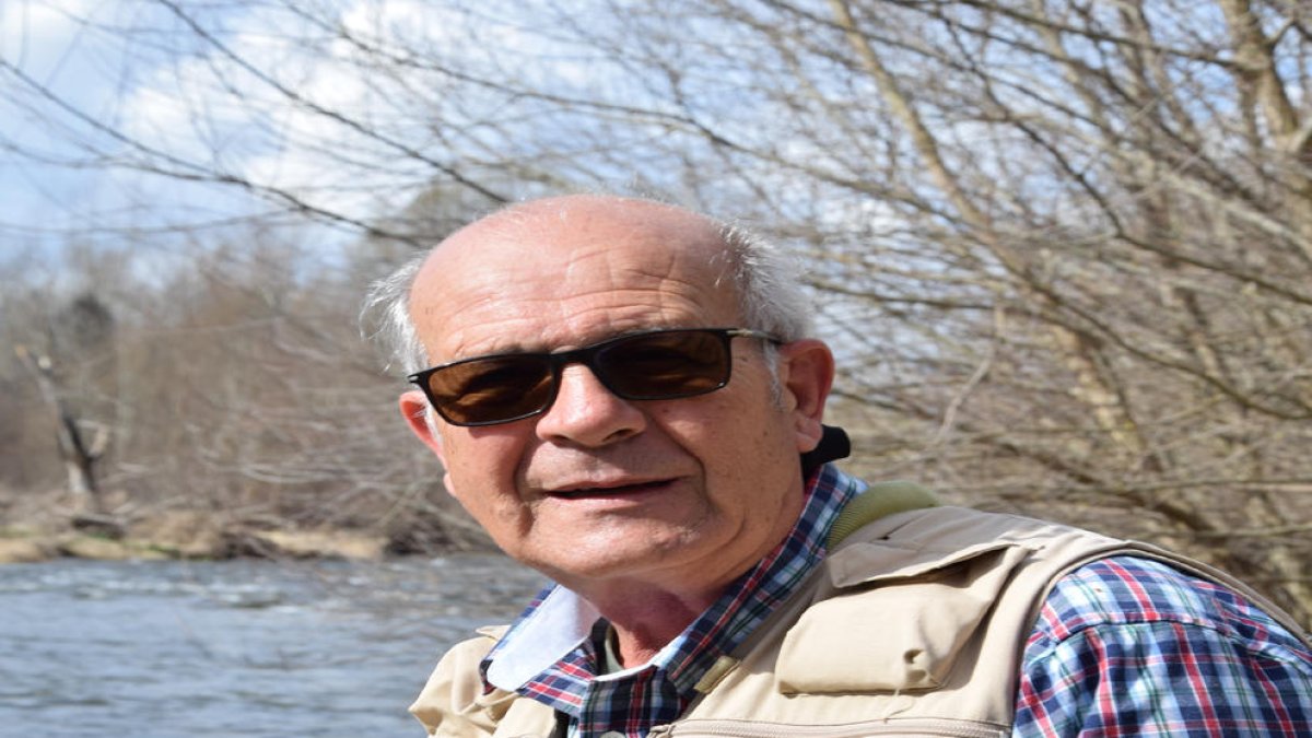 Membres del Club de Caça i Pesca de l’Alt Urgell, ahir a la primera jornada de pesca de baixa muntanya.