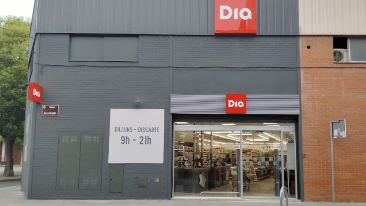 Quejas por el ruido del camión que descarga en un supermercado de Pardinyes