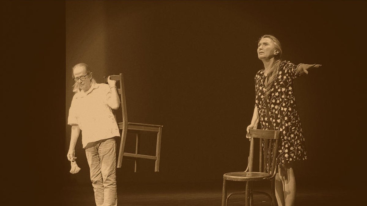La obra teatral ‘Cadires’, con Oriol Genís y Mont Plans, podrá verse en La Mercantil el 4 de marzo.