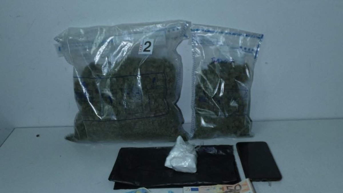 Cocaïna i marihuana decomissada a l’ara condemnat.