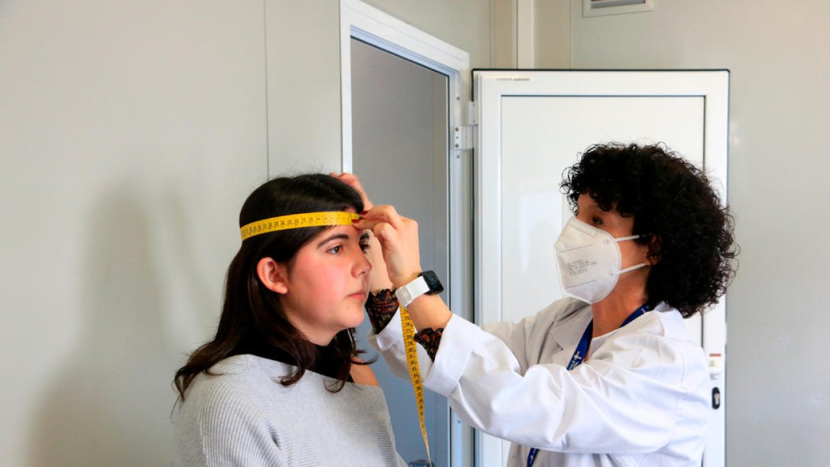 Una pacient, a la consulta genètica del Vall d’Hebron.