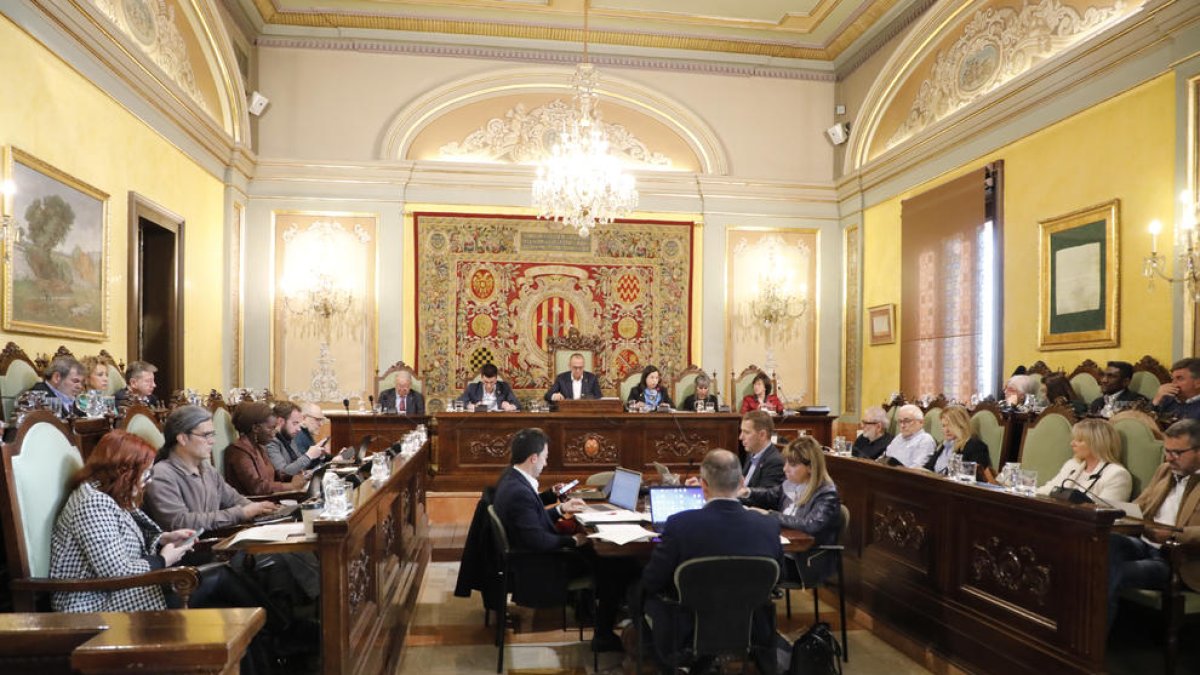 El pleno extraordinario se celebró para aprobar un solo punto y duró menos de treinta minutos.