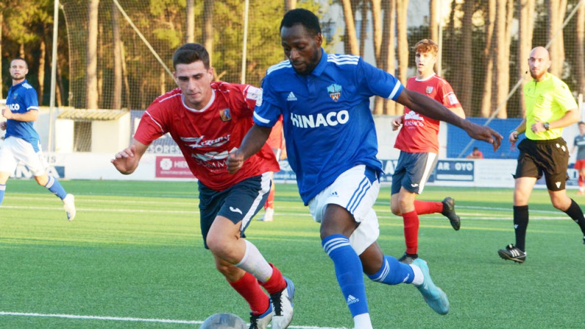 Joni de Oliveira, durant un partit de pretemporada contra el Fraga.