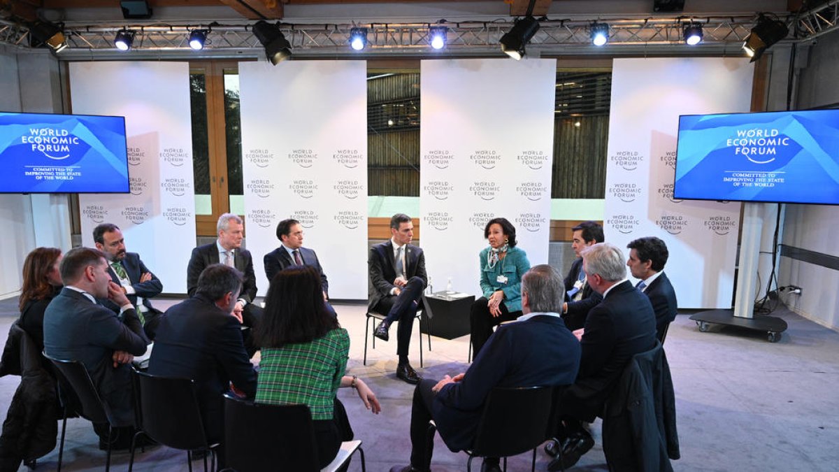 Sánchez mantuvo en Davos una reunión con los máximos responsables de empresas del Ibex 35.