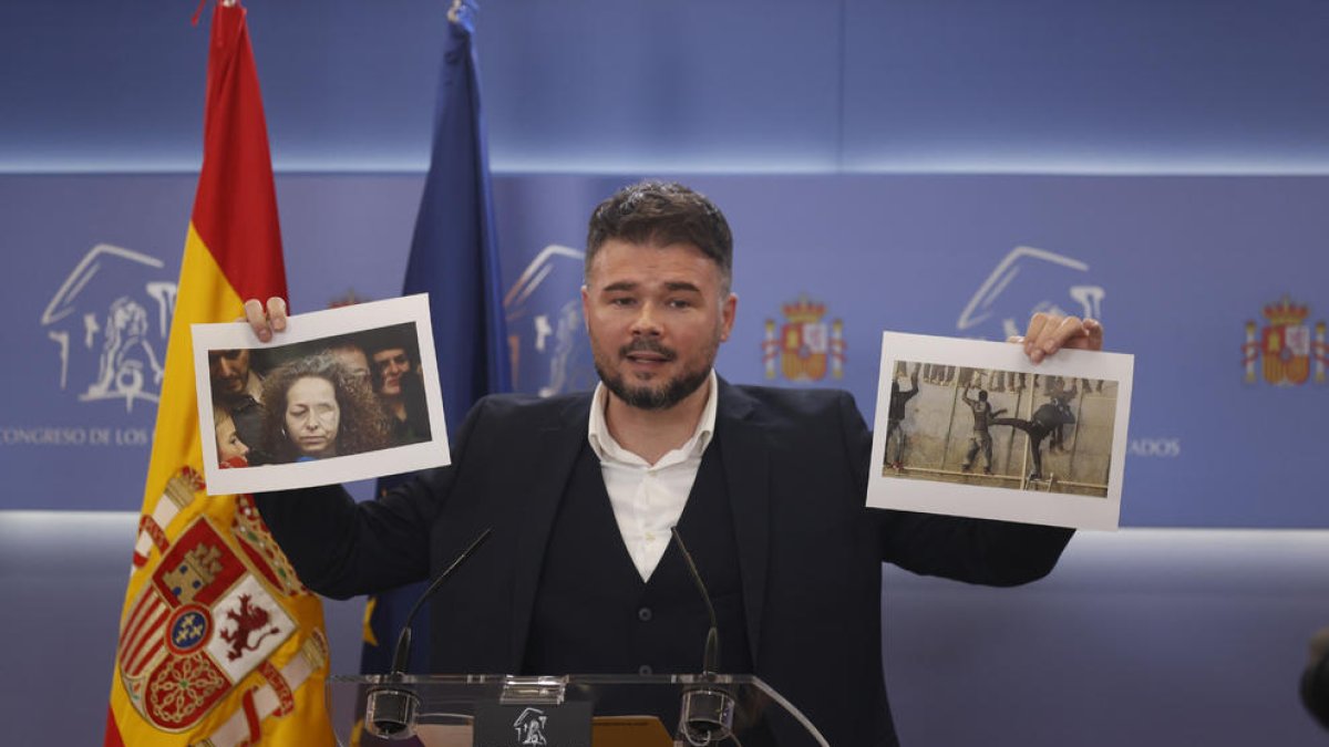 Gabriel Rufián, ahir en la roda de premsa prèvia a la reunió de la Junta de Portaveus del Congrés.