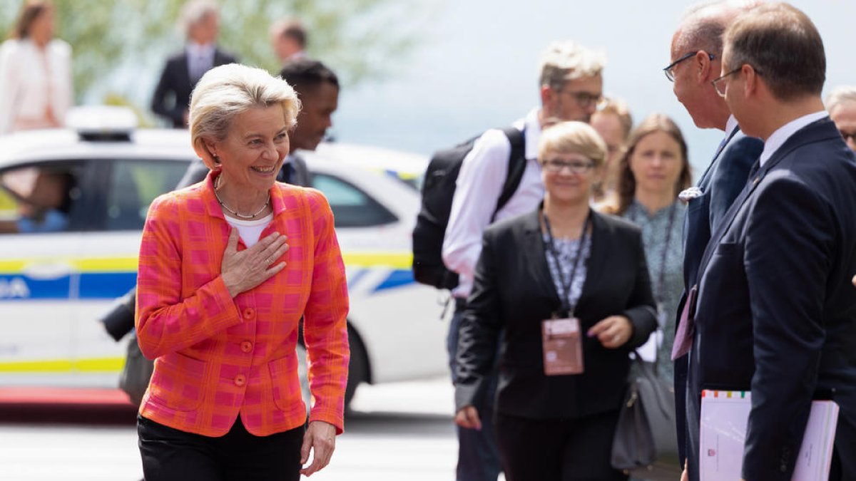 Ursula von der Leyen, a l’arribar ahir a la cimera estratègica de Bled, a Eslovènia.