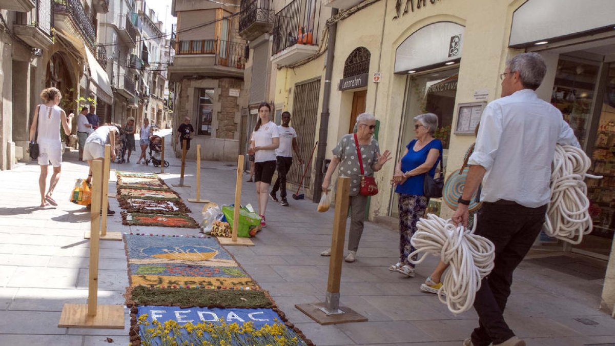Les flors van vestir els carrers de Guissona.