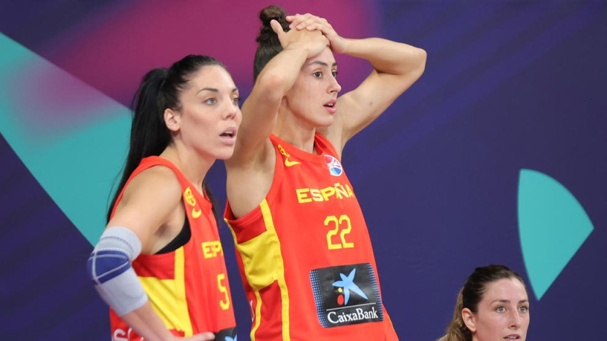 Les jugadores espanyoles, incrèdules després de la derrota.