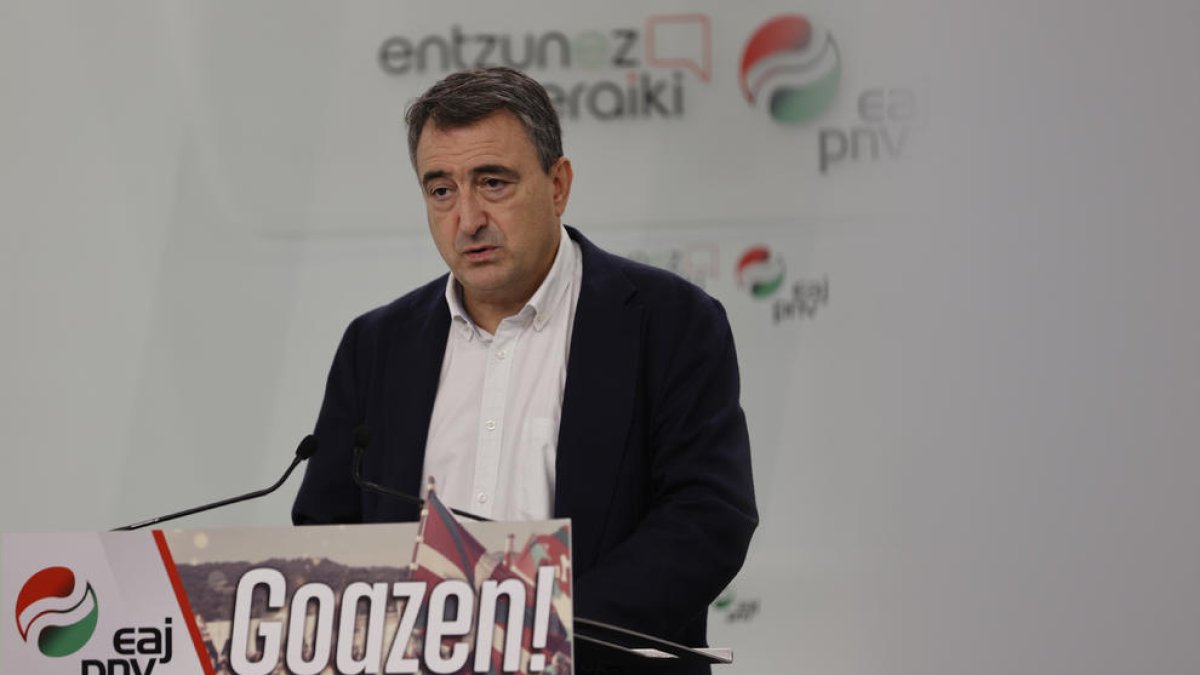 El portavoz del PNV en el Congreso, Aitor Esteban, anunció que no pondrán vetos a los Presupuestos.