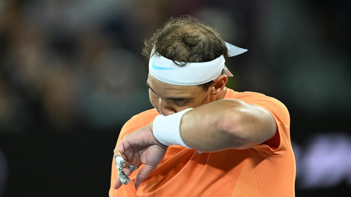 Un Nadal lesionat cau en segona ronda de l'Obert d'Austràlia