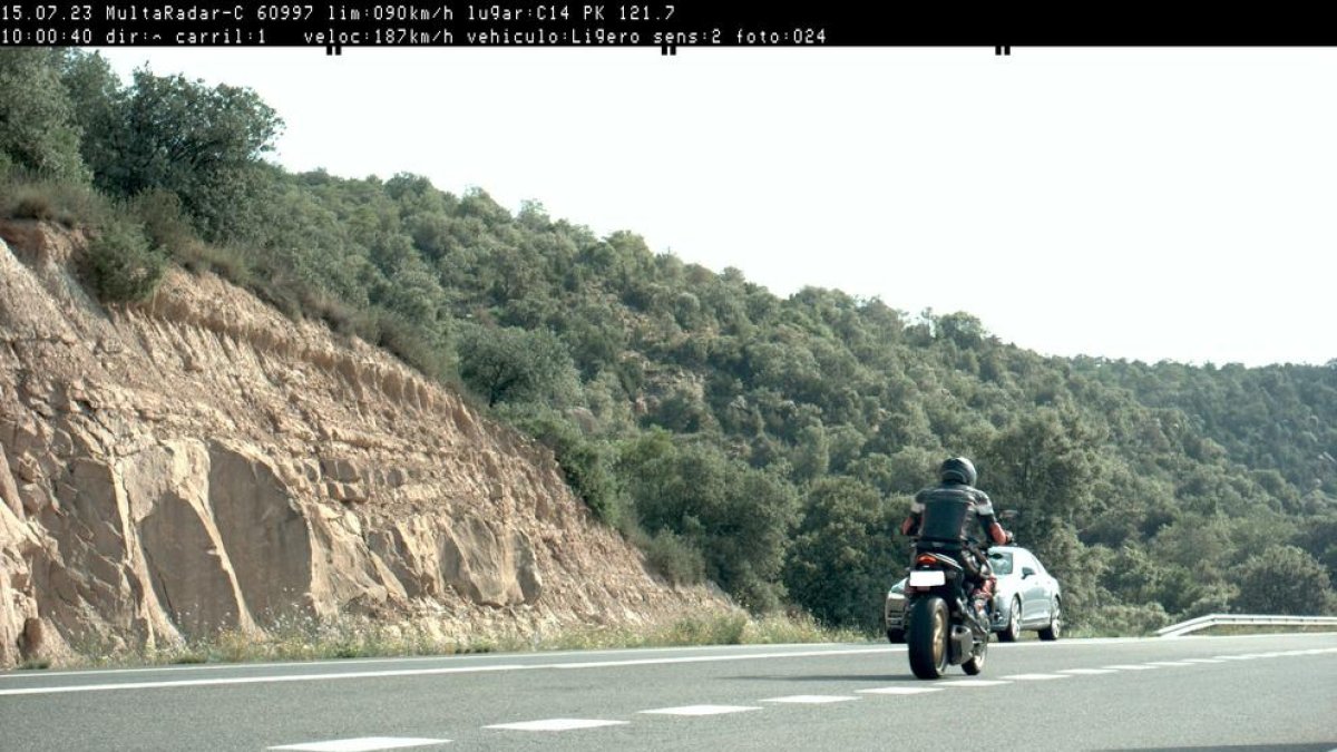 'Cazan' a un motorista a 187 km/h por la C-14 en la Noguera
