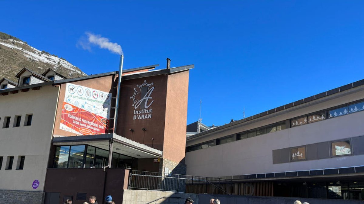 Imagen reciente del instituto de secundaria de Vielha.