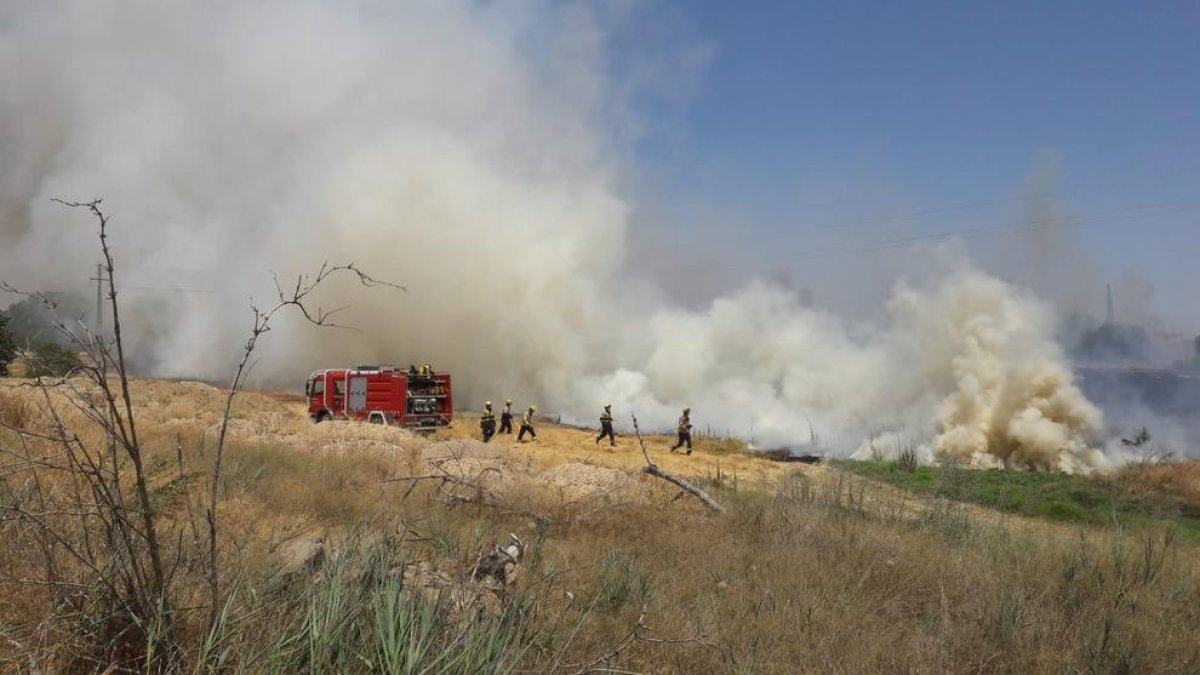 Incendio en las afueras de Ciutat Jardí