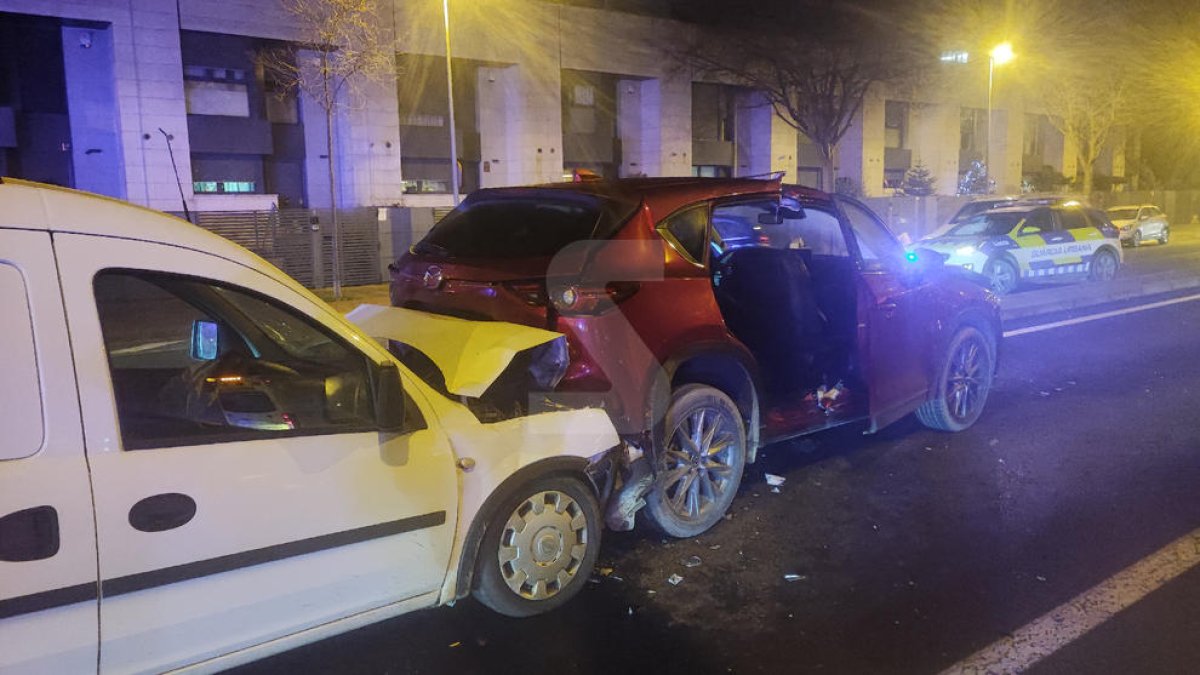 Imagen de dos de los vehículos implicados en el siniestro.