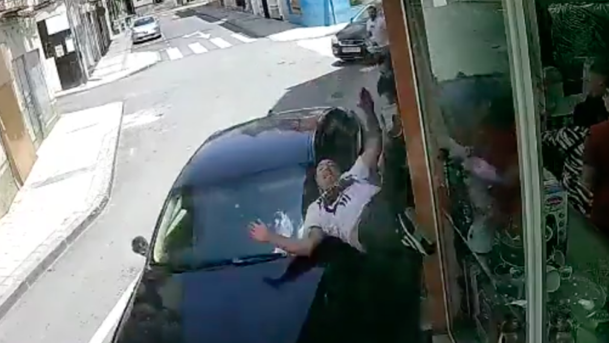 VÍDEO: Atropella de forma intencionada diverses persones a Múrcia i fuig