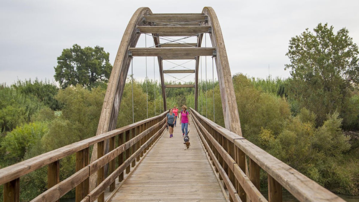 Algunas de las rutas discurren por la pasarela de Rufea.