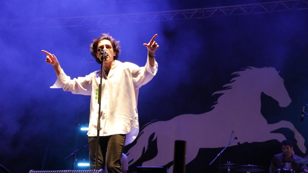 La banda murciana de rock alternativo Arde Bogotá, anoche en el escenario principal del Magnífic Fest.