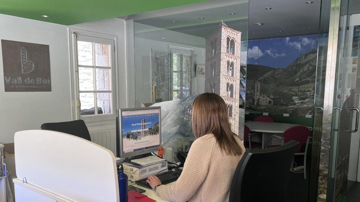 L'oficina de turisme de la Vall de Boí, que ja compta amb connexió a internet a través de la fibra òptica.