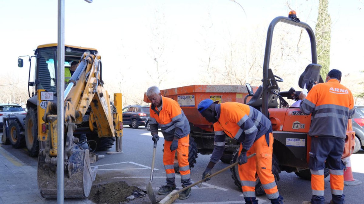 Els treballs de millora del carrer Penedès van començar ahir i duraran uns dos mesos i mig.