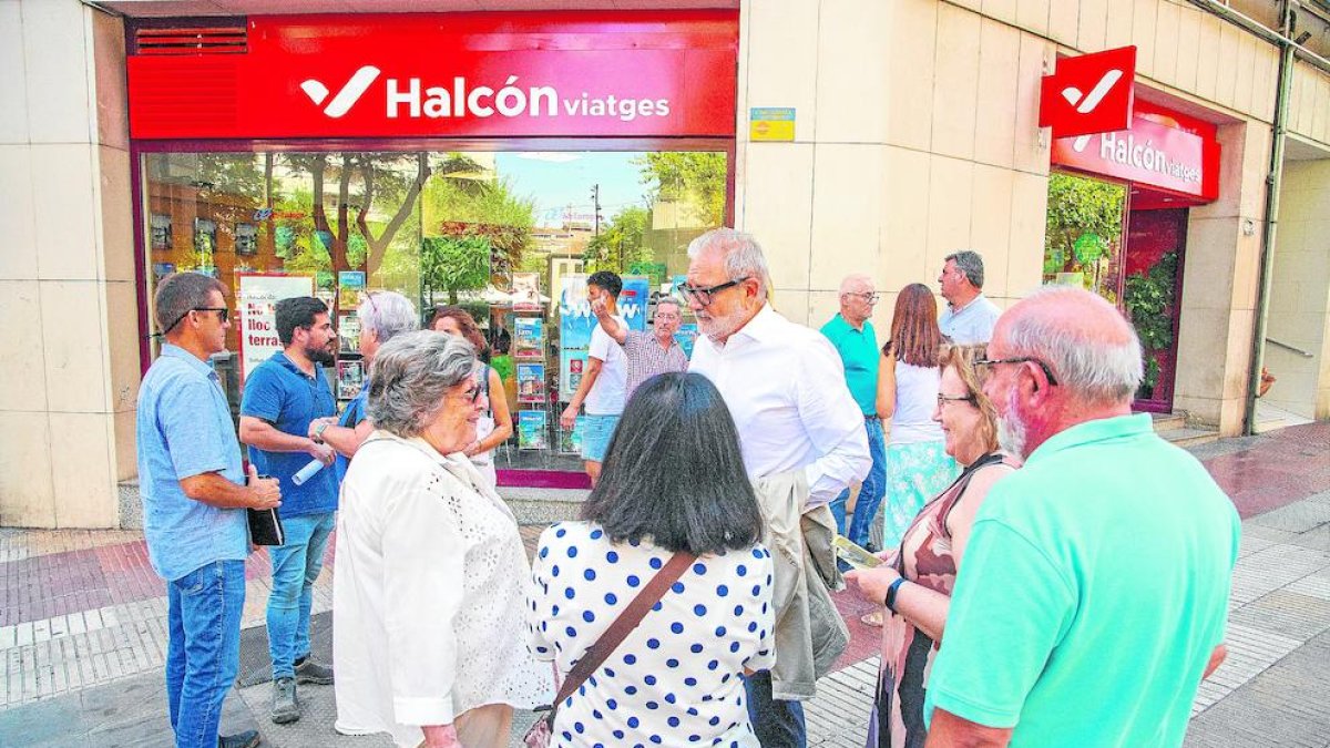 Larrosa conversó con los vecinos de la Zona Alta.