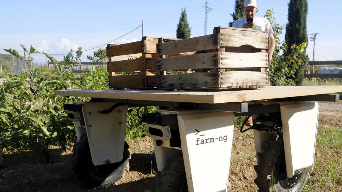 El minitractor podria facilitar la feina als agricultors.