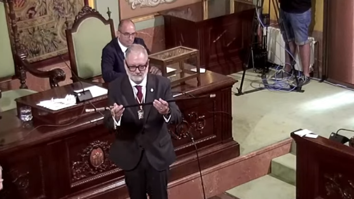 Fèlix Larrosa recupera la alcaldía de Lleida y releva a Miquel Pueyo