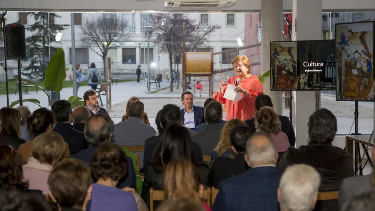 Decenas de personas asistieron al acto de Activem Lleida.
