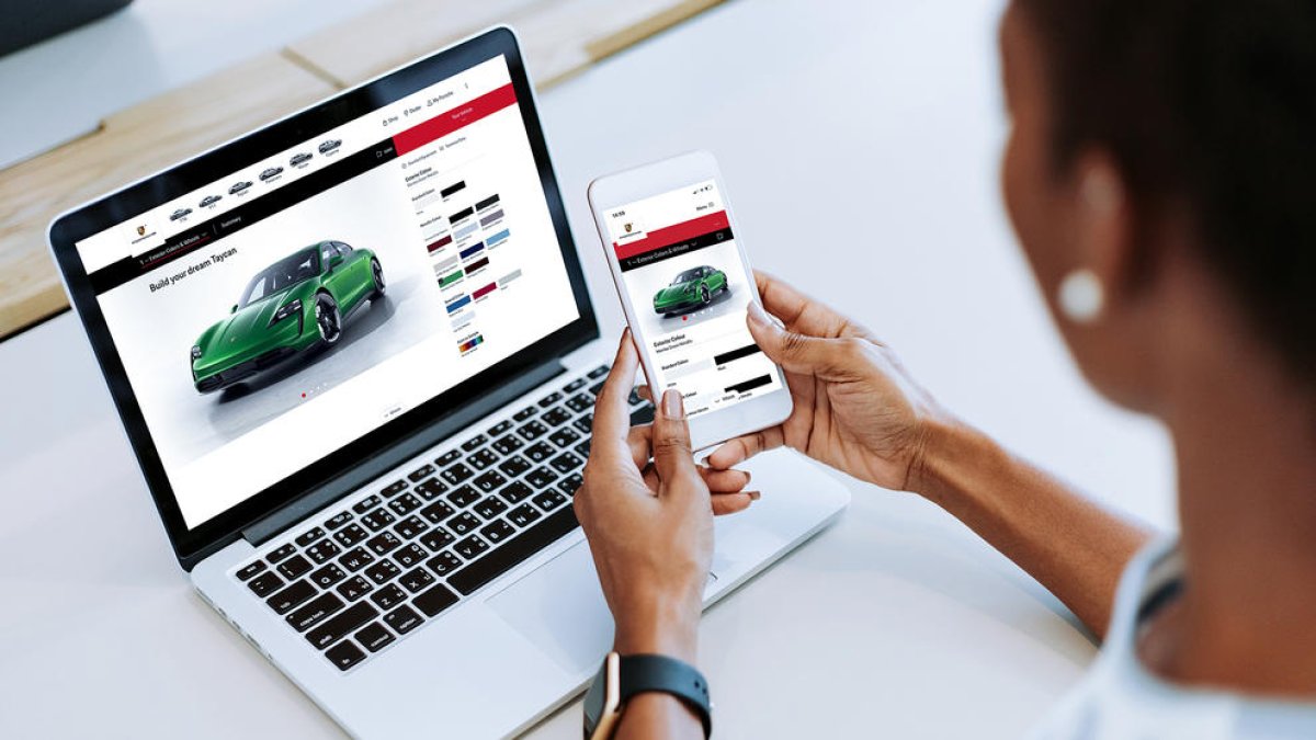Porsche amplia la venda online per incloure automòbils configurats pel client