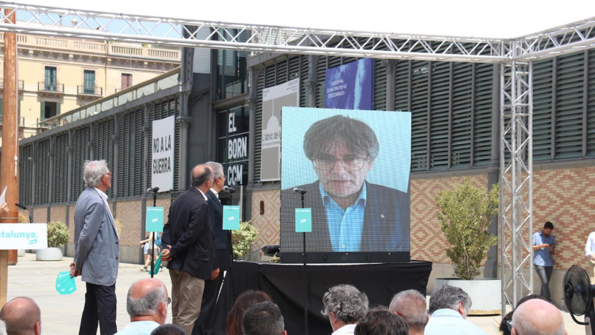 Carles Puigdemont, ayer, durante su videomensaje.