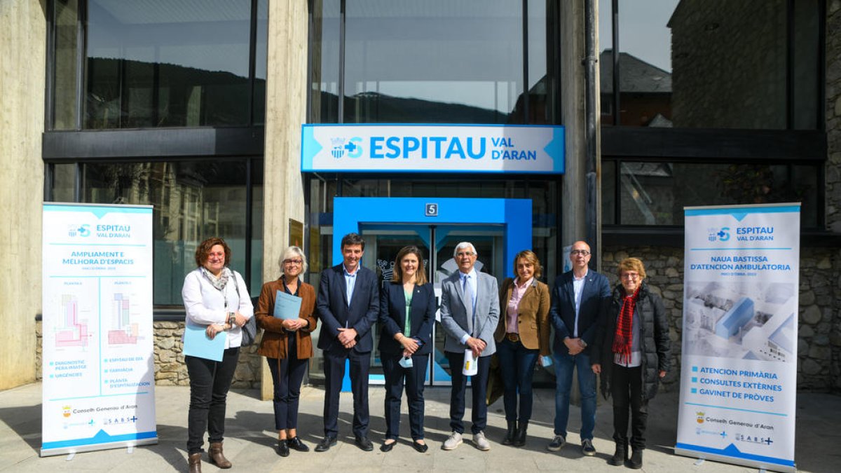 El conseller de Salut, Manel Balcells, i la síndica d'Aran, Maria Vergés, han visitat l'Espitau Val d'Aran.