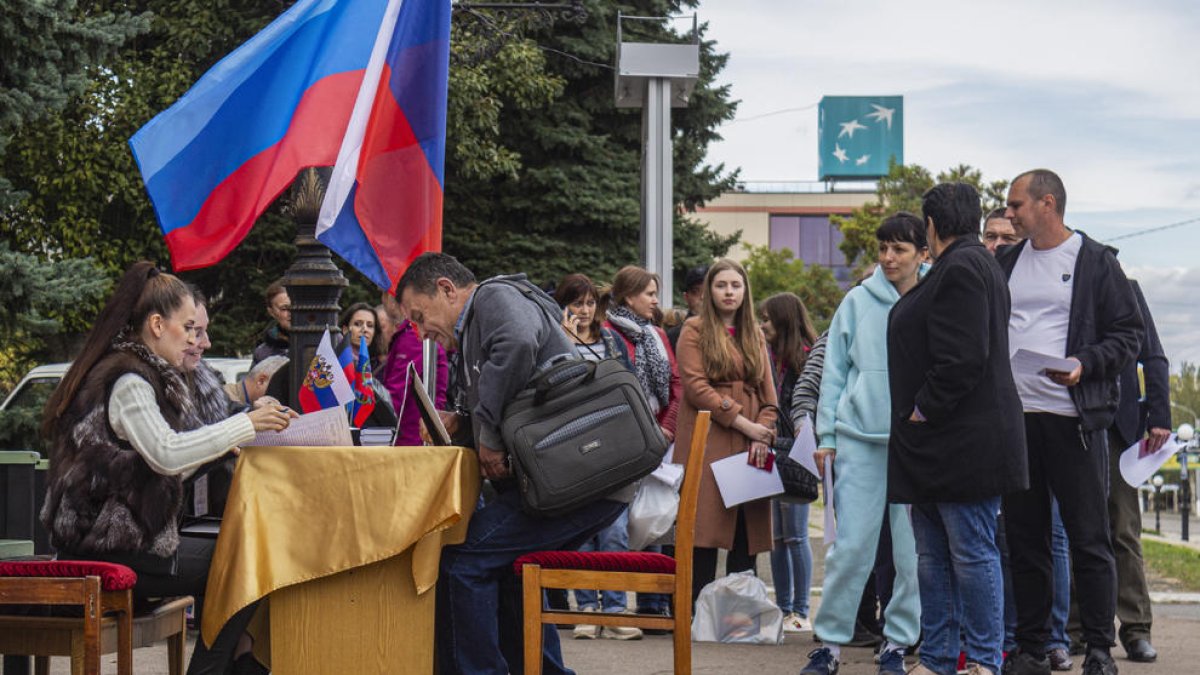 Tercera jornada de votació a la Ucraïna ocupada.