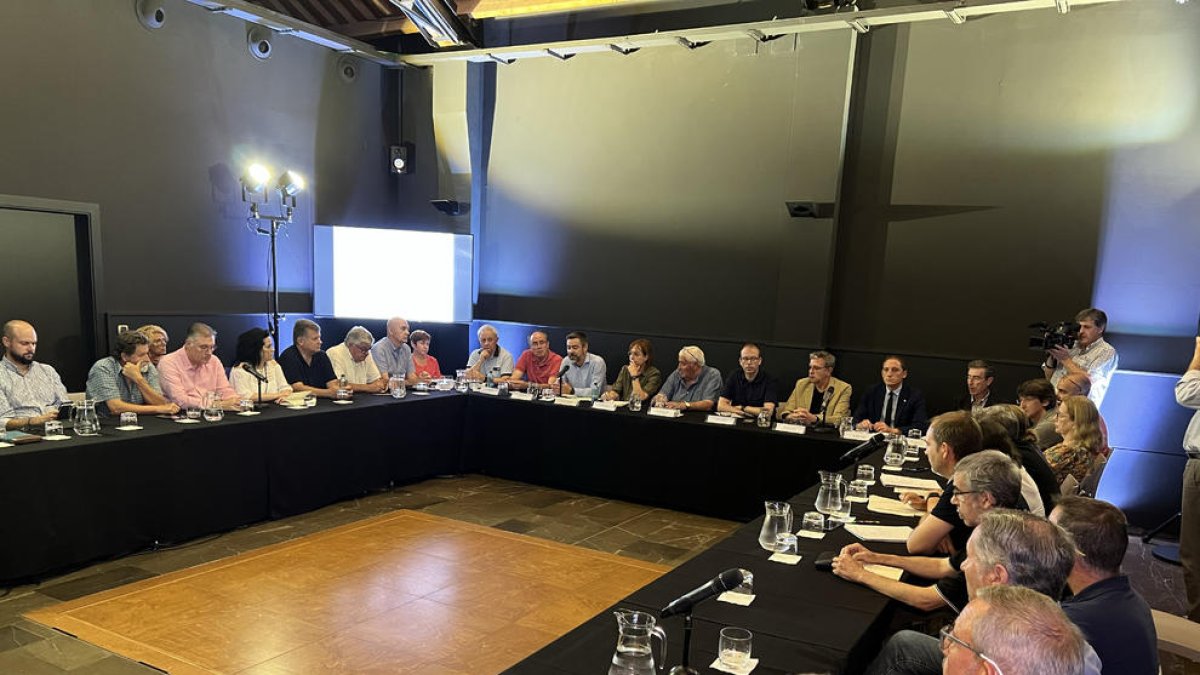 La comisión de Lleida de la Mesa Nacional del Agua parte con estudios que apuntan a cambios de cultivos